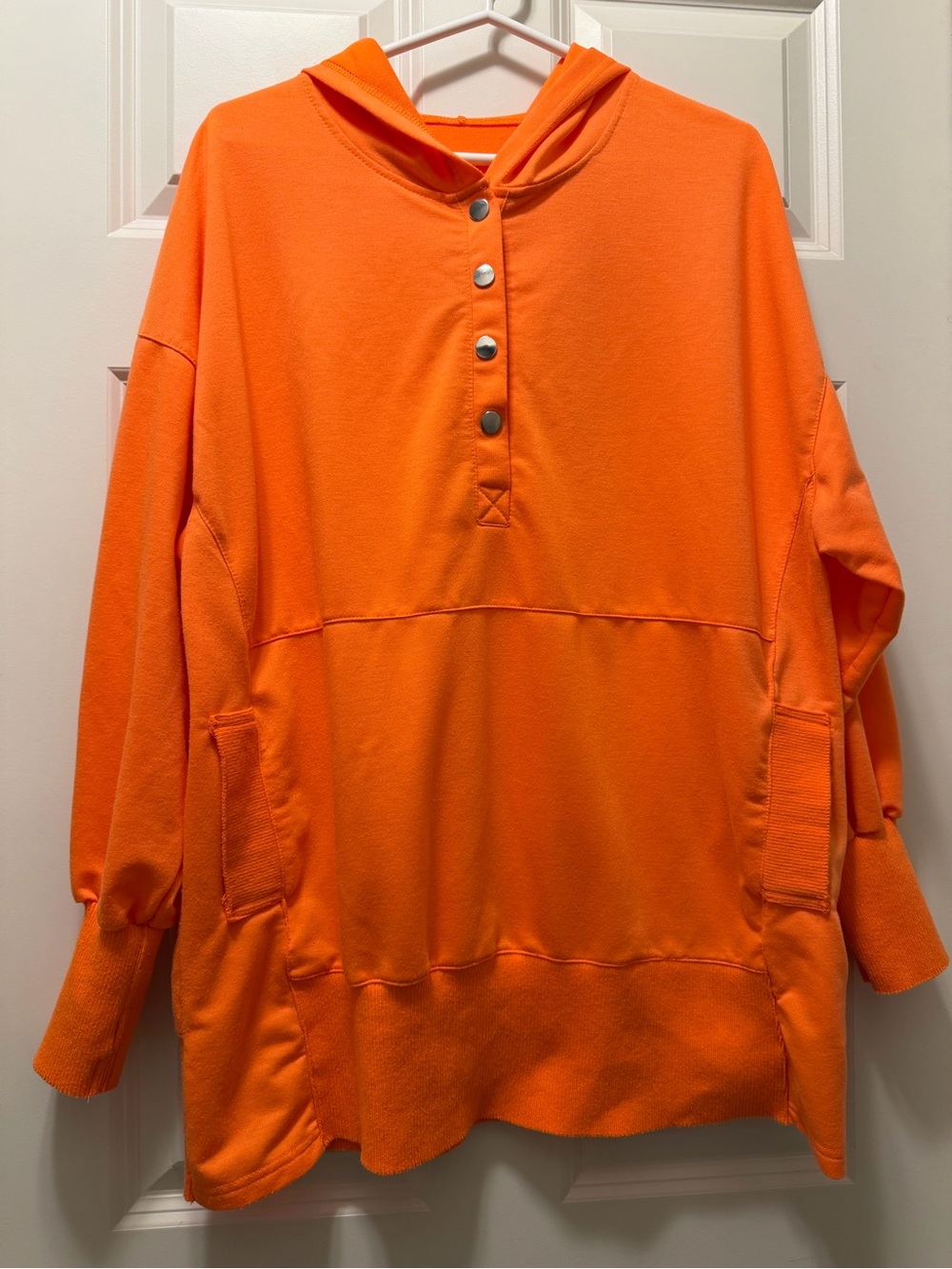 No brand oversized snap front hooded pullover. Size XL.